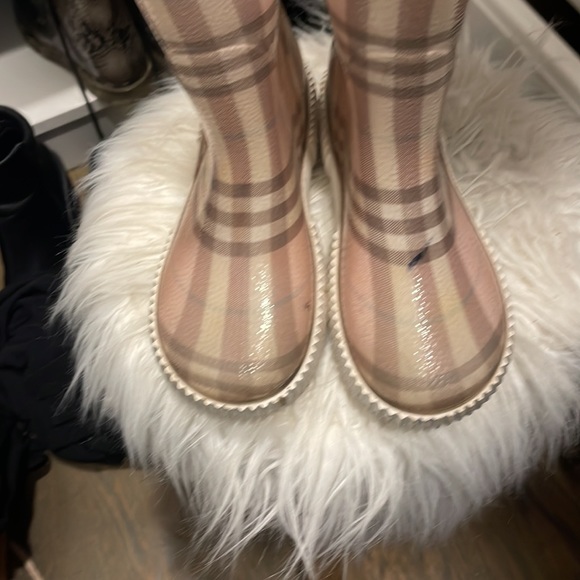 Light pink Burberry rainboots - Picture 5 of 5
